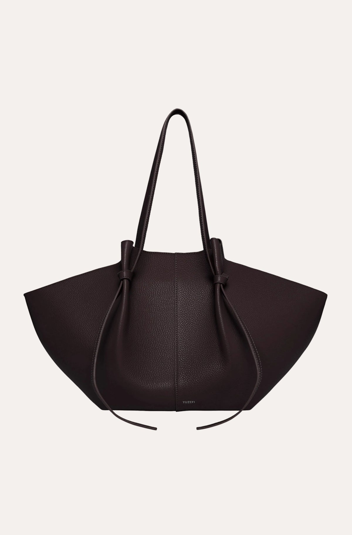 Large Mochi Cassis Pebble Grained Leather - packshot forfra