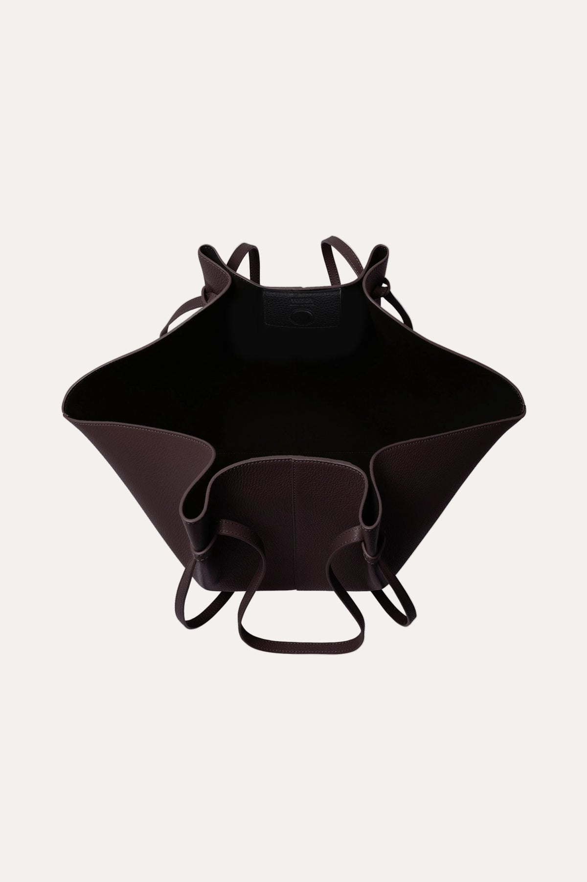 Large Mochi Cassis Pebble Grained Leather - packshot ovenfra