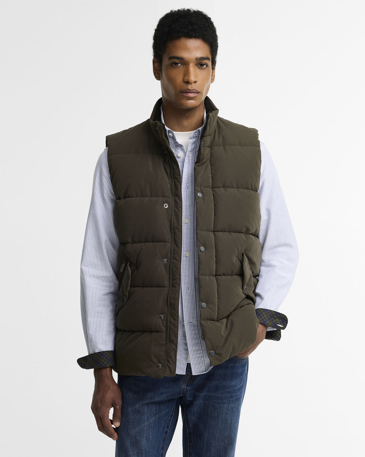 Powell Gilet Dark Sage - modellbilde forfra