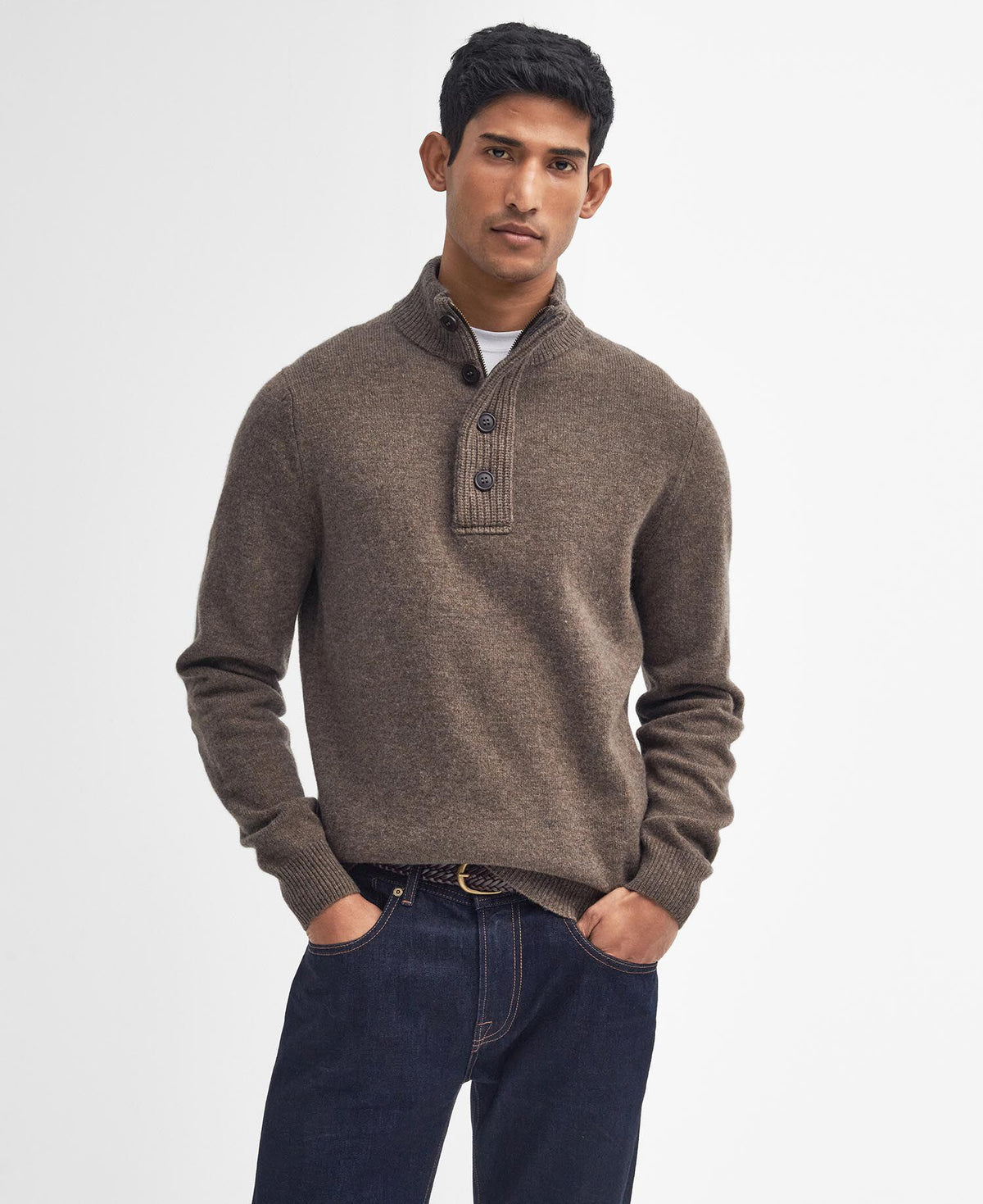 Essential Patch Half Zip Knitted Jumper Dark Stone - modellbilde front