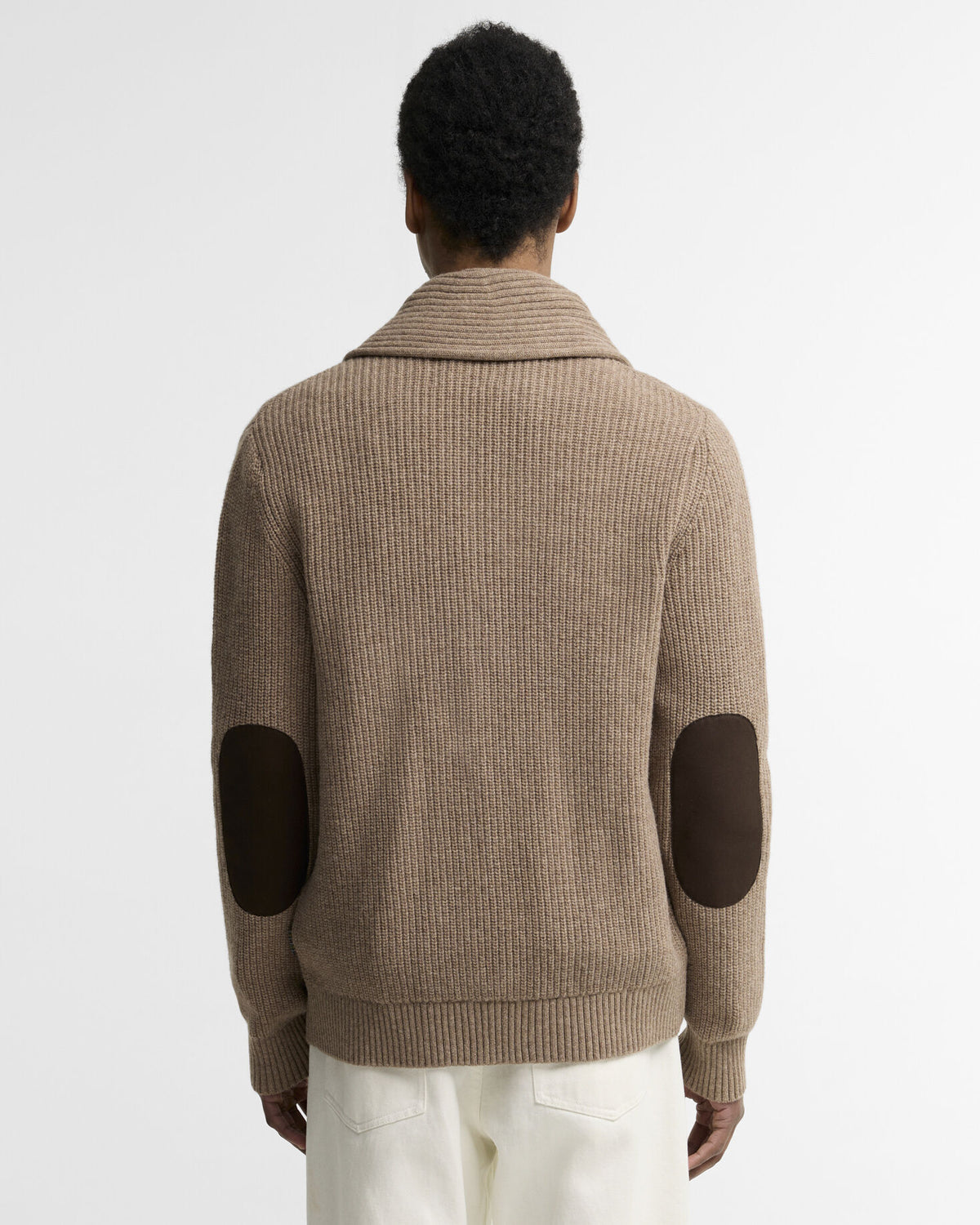 Hartland Knitted Shawl Neck Cardigan Stone - modellbilde bak