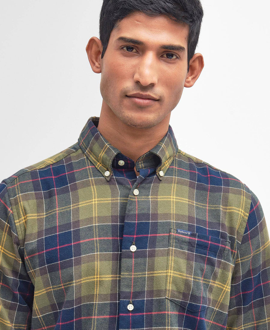 Barbour Fortrose Tailored Tartan Shirt Classic Tartan - modellbilde detalj