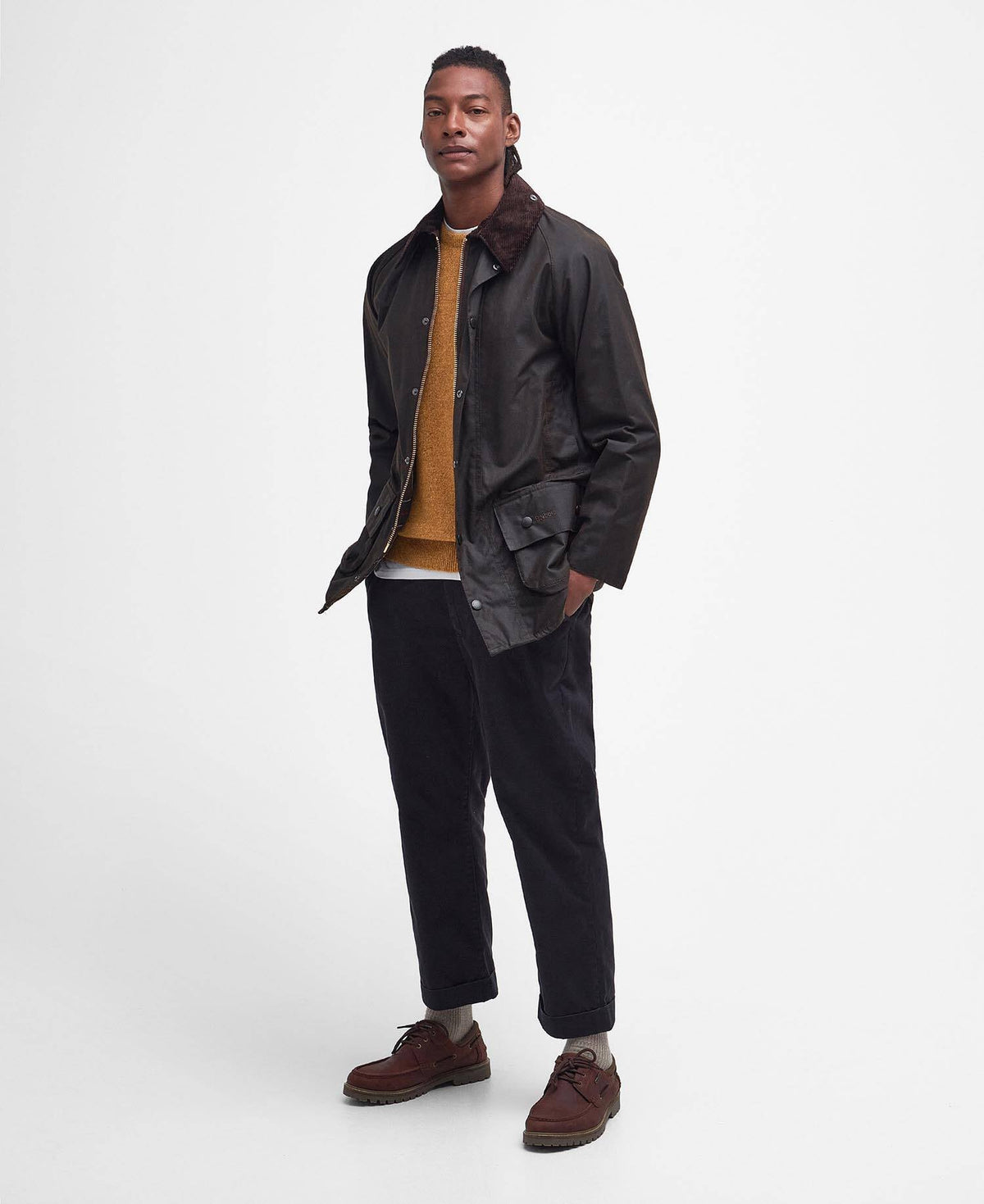 Classic Beaufort Wax Jacket Olive – modellbilde
