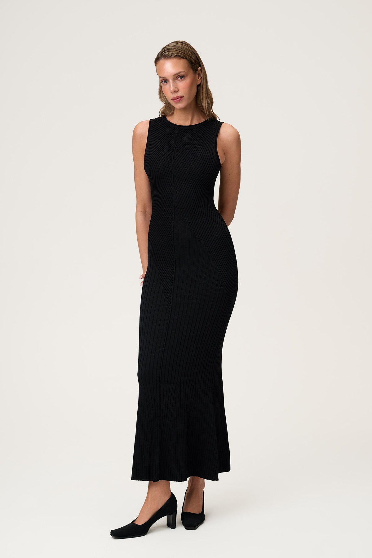 Ravenna Dress Black fra Adoore
