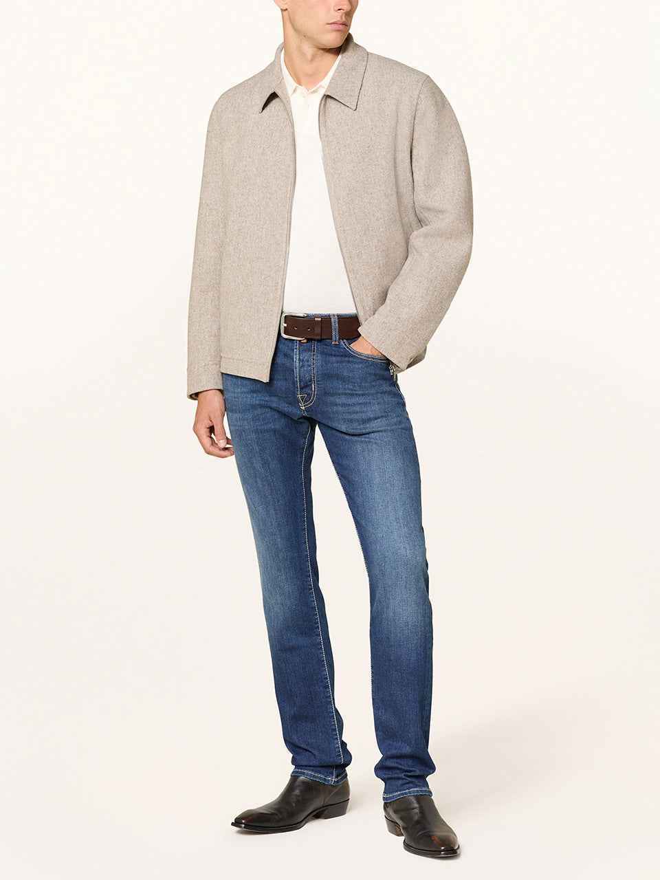 Bard Slim Fit Jeans Medium Blue - modellbilde