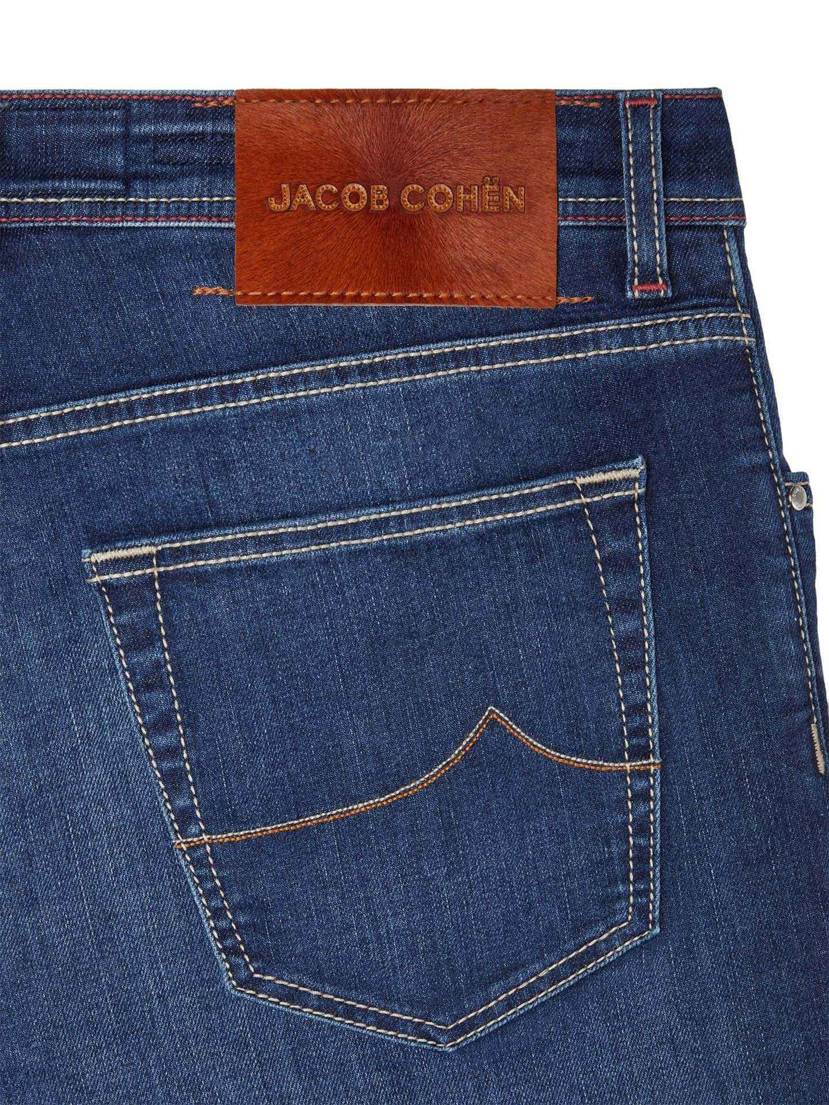 Bard Slim Fit Jeans Medium Blue - modellbilde