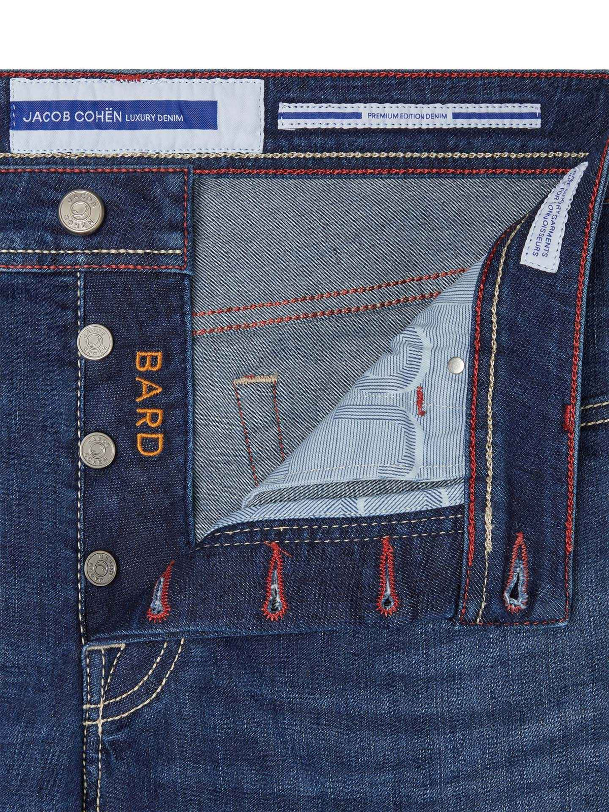 Bard Slim Fit Jeans Medium Blue - modellbilde