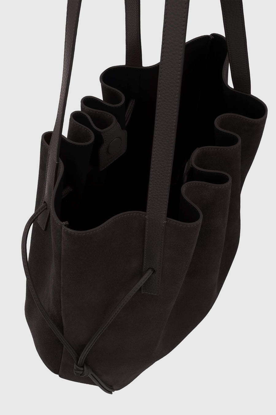 Scallop Tote Ganache Suede 03