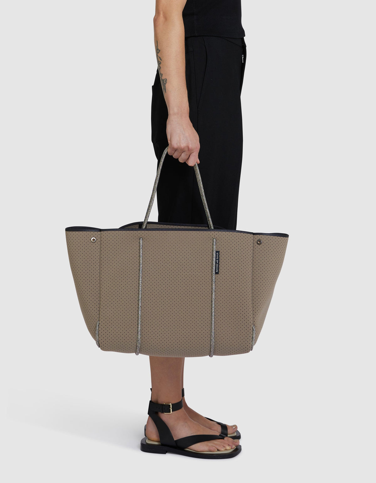 Escape Tote Smoke