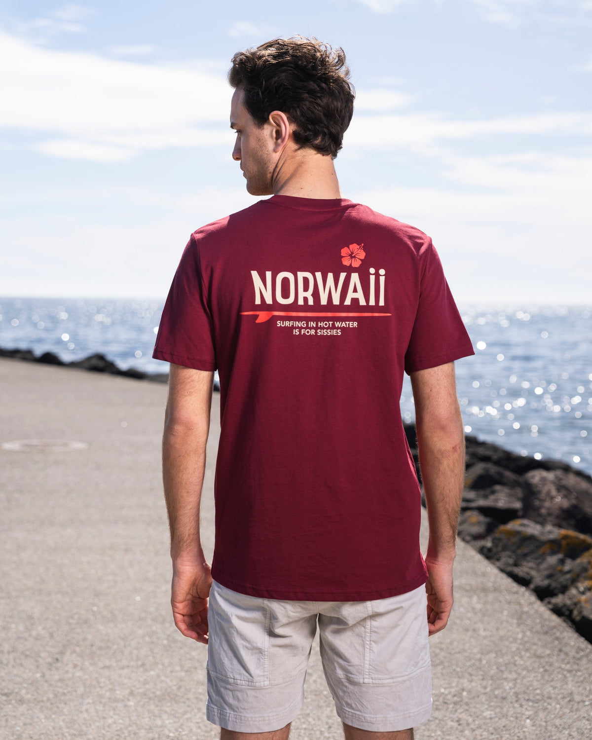Surf Flower Tee Burgunder fra Norwaii - rygg
