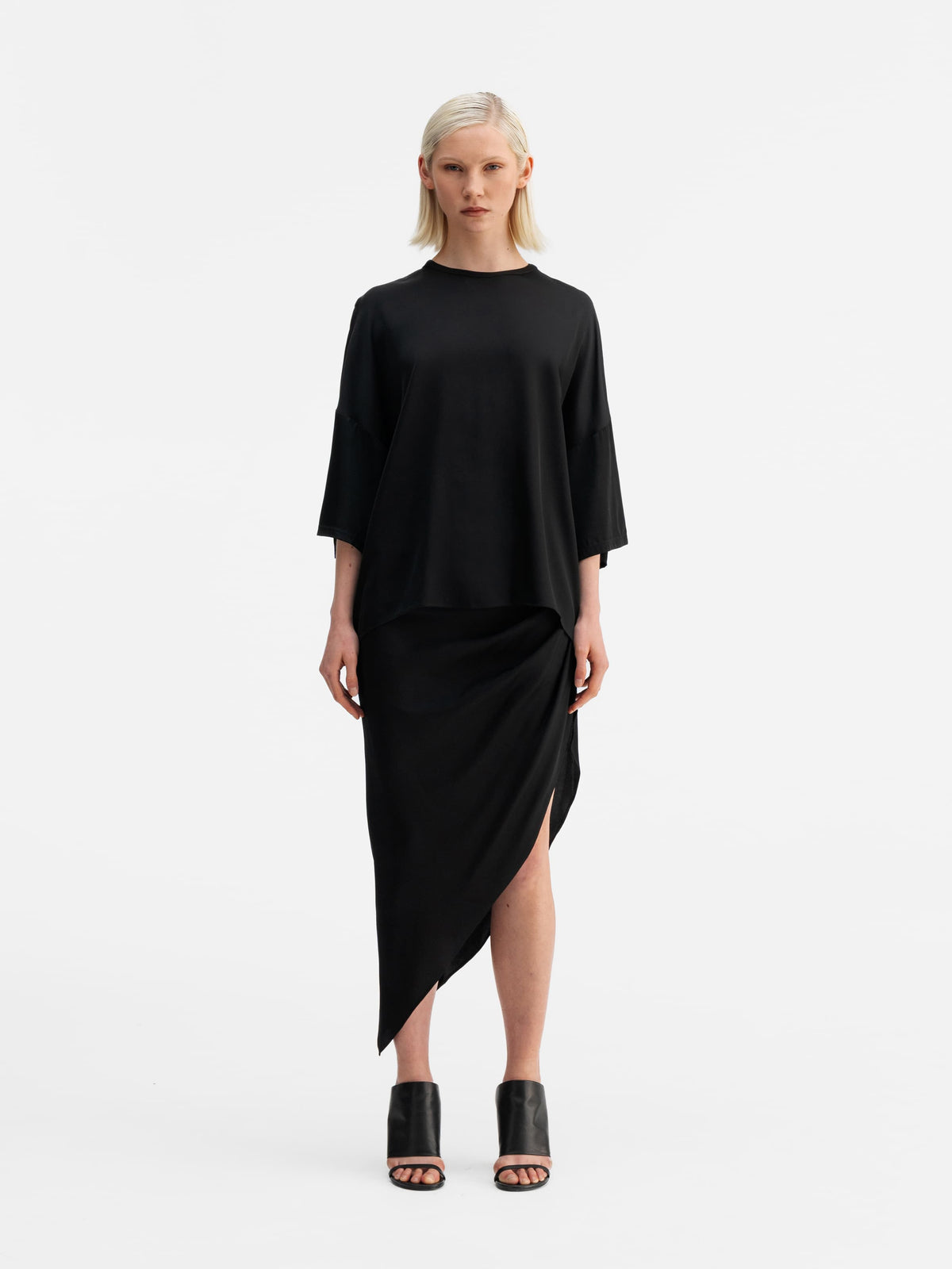 Thess Silk Tee Black