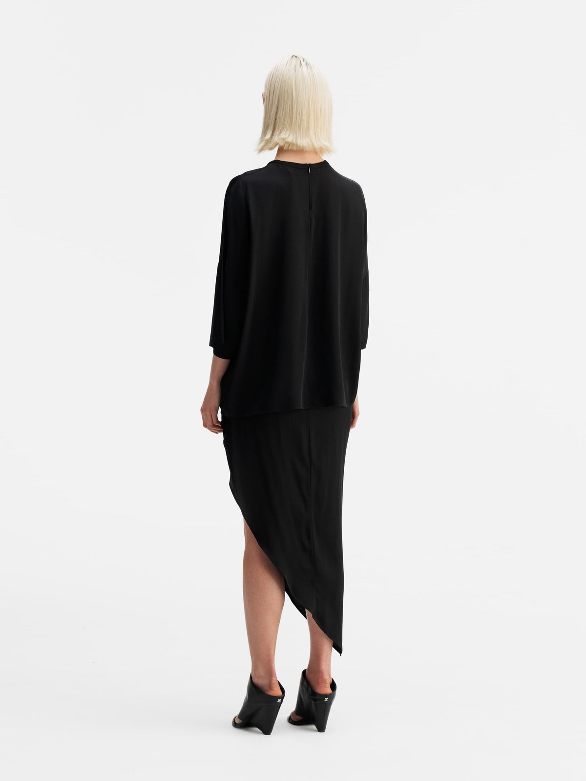 Thess Silk Tee Black
