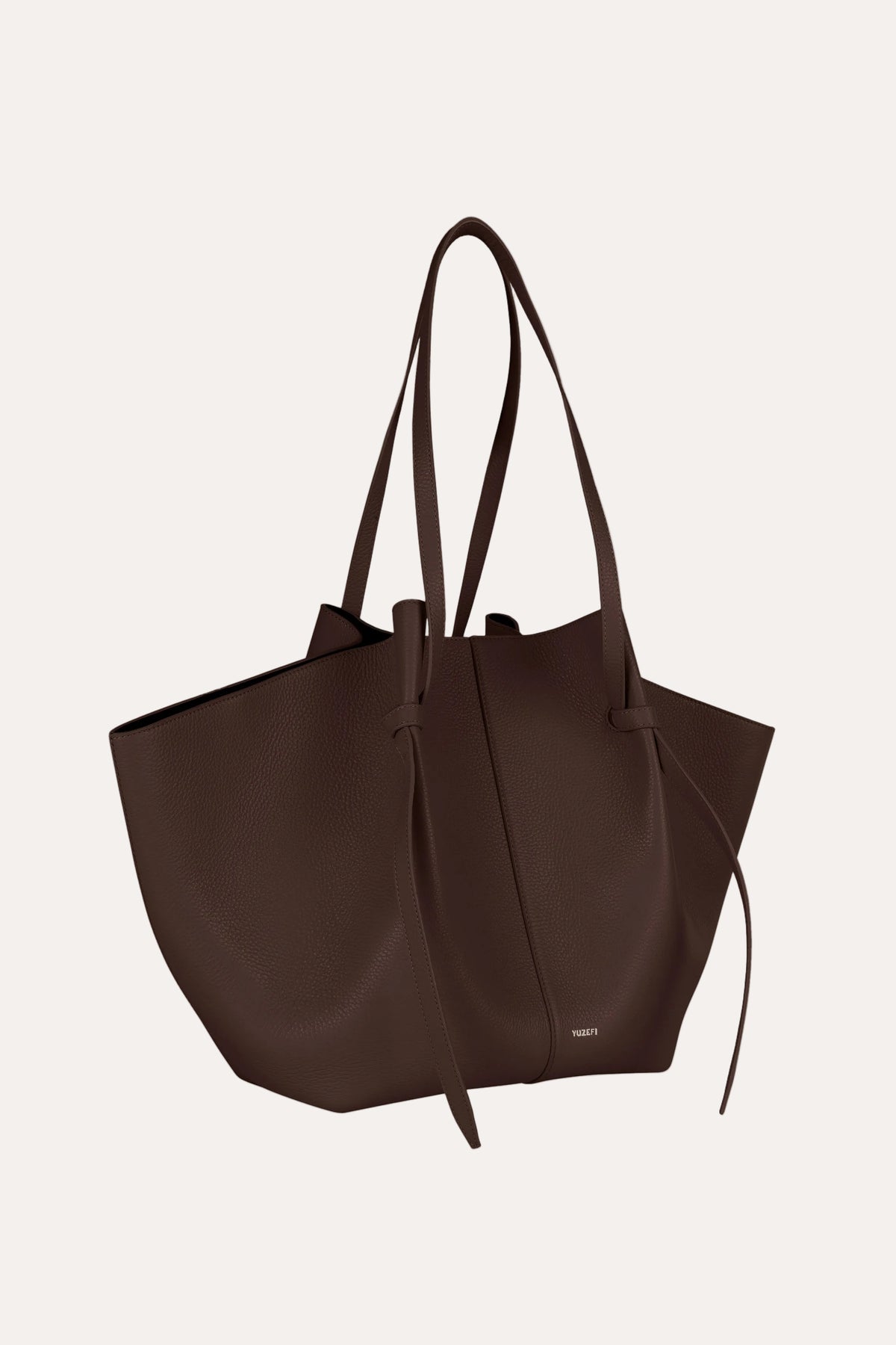XL Mochi Espresso Pebble Grained Leather - packshot vinkel