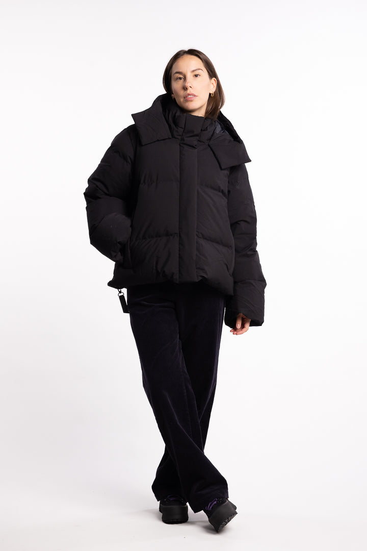 Selje Down Jacket- Black