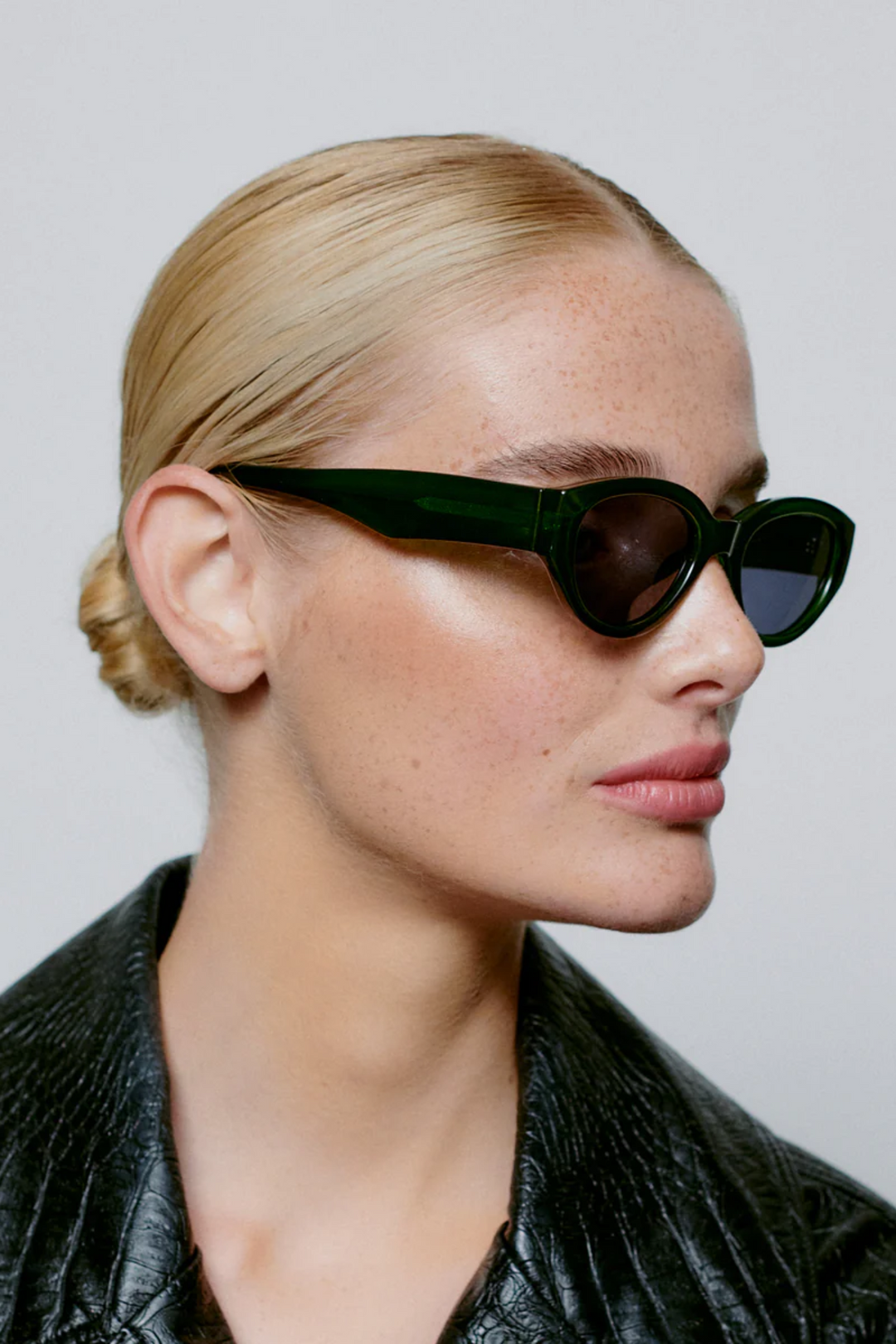 Winnie Dark Green Transparent