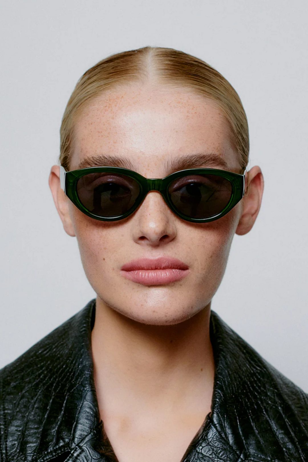 Winnie Dark Green Transparent