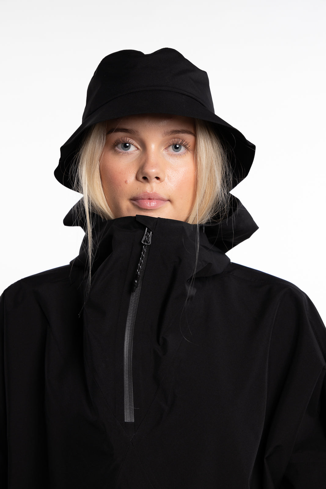 Aalesund Poncho - Black