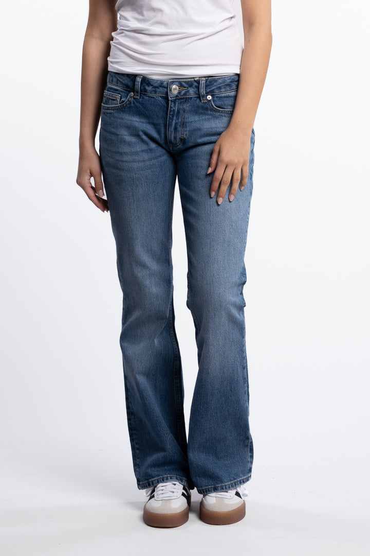 W Low Jeans- Mid Blue