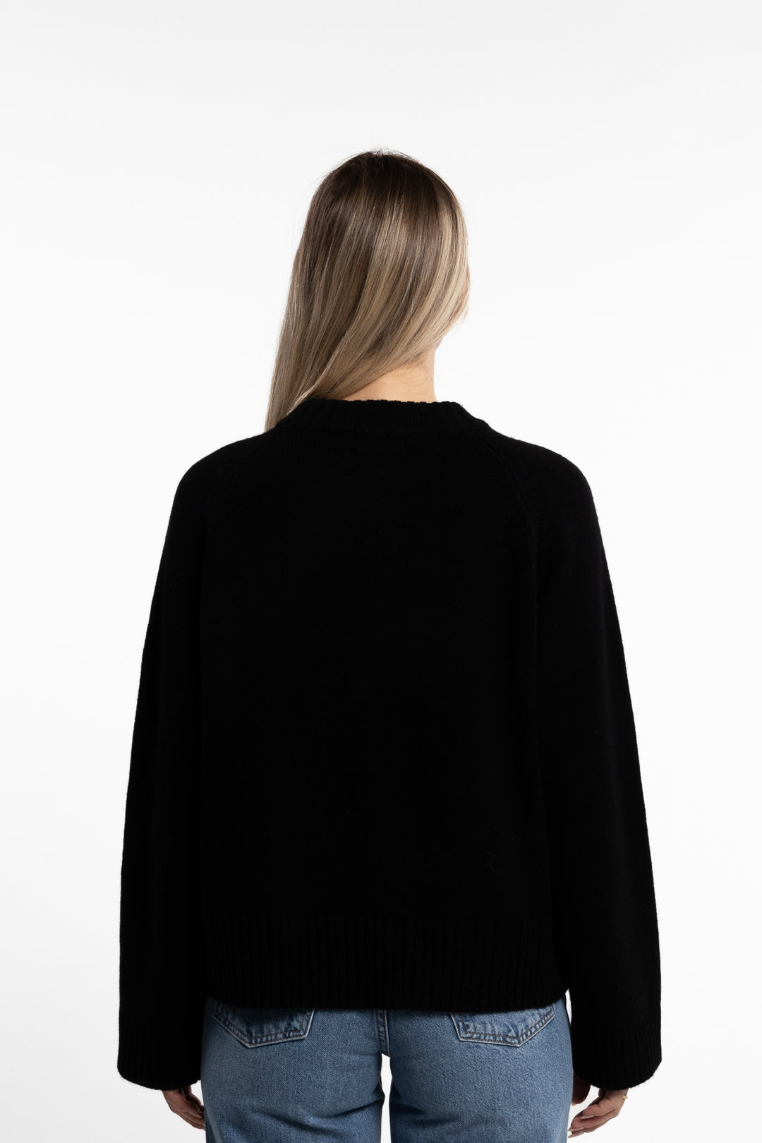 W. Wool Crew- Black