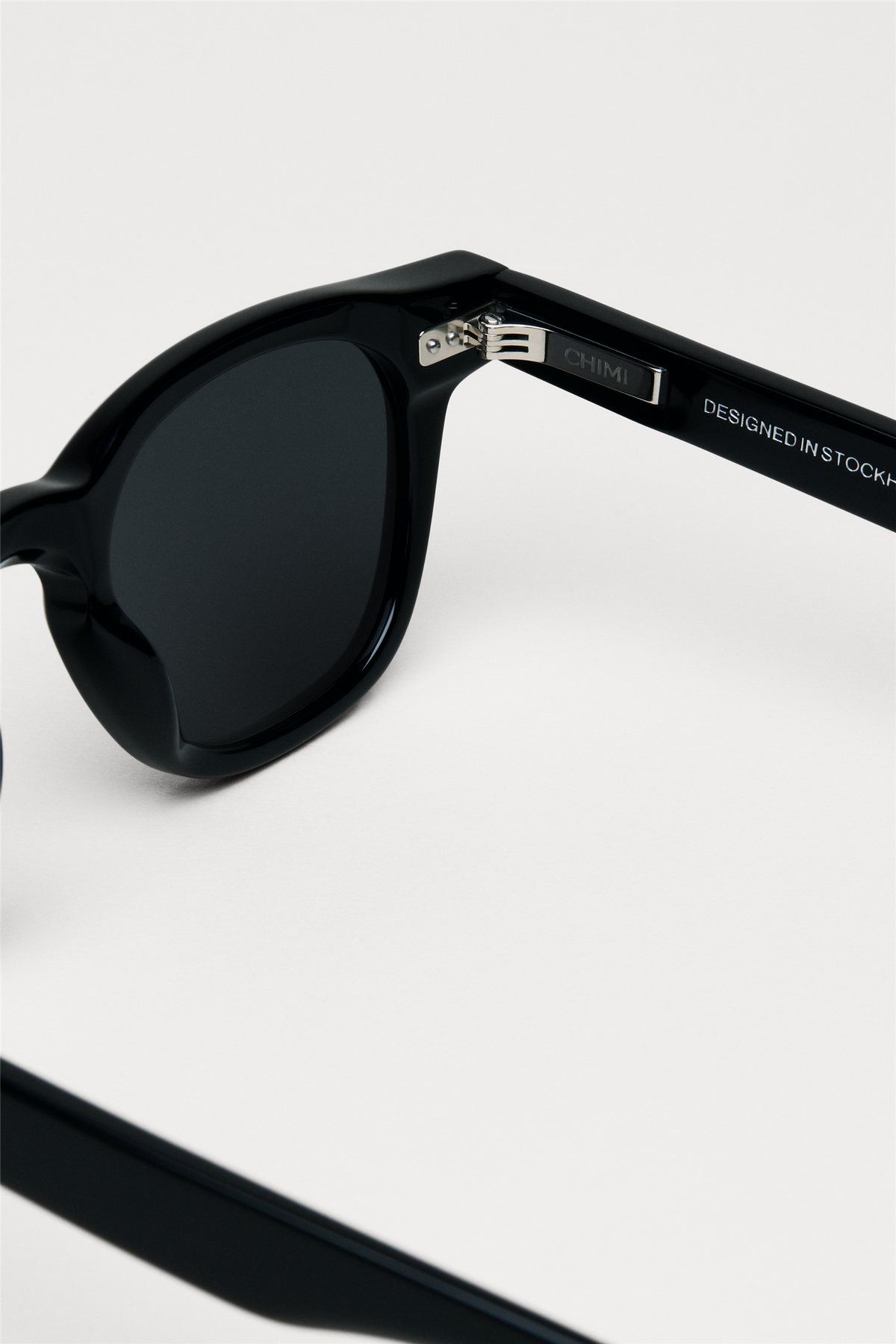 01 Black