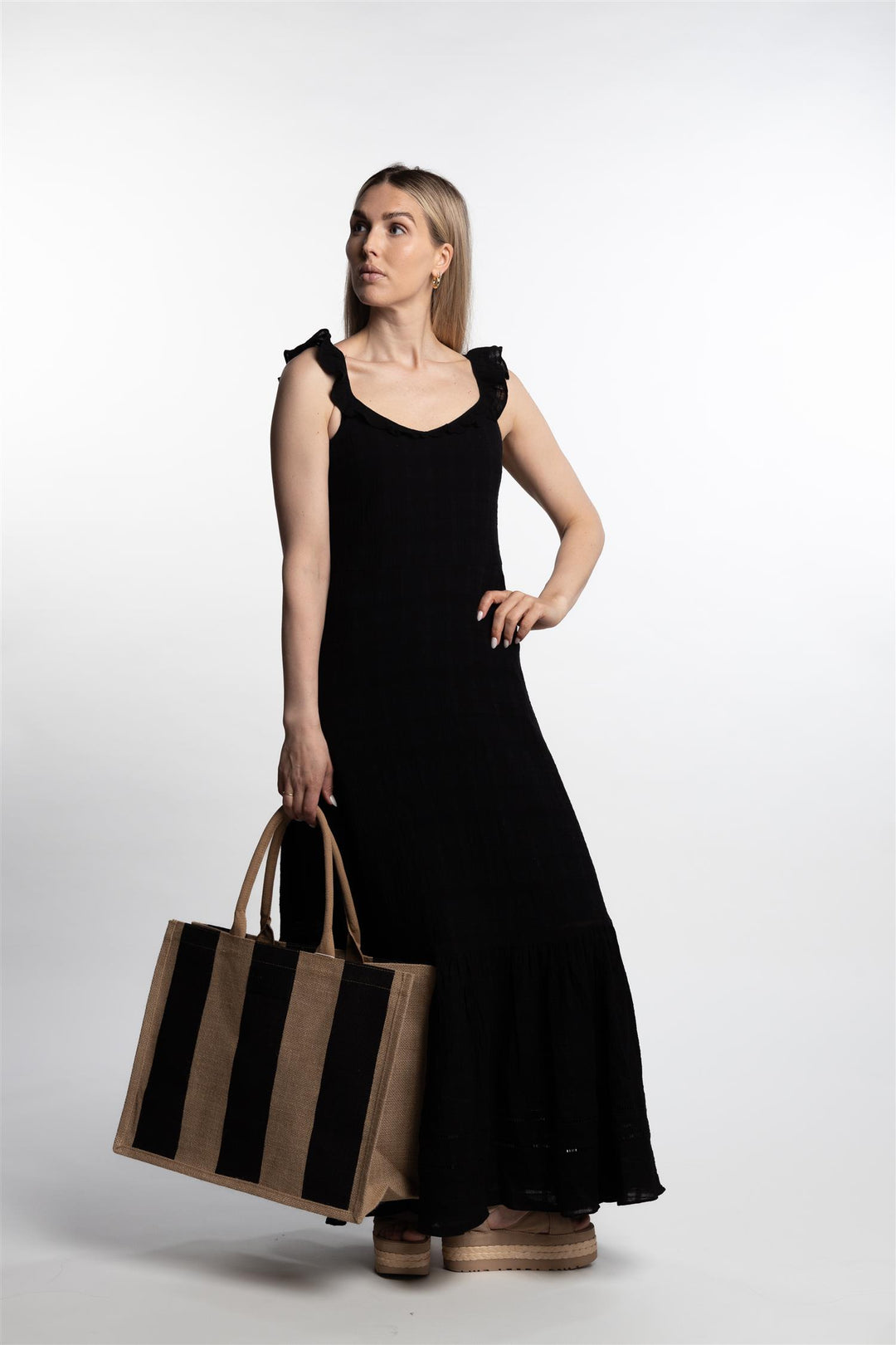 Eris Dress- Black