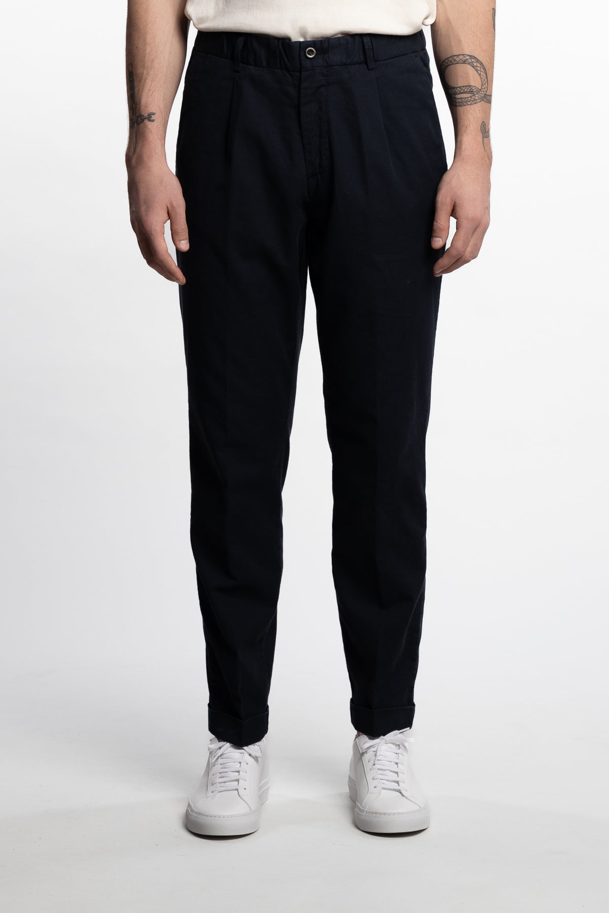 Capri Pleated Cotton/Linen Pant Navy