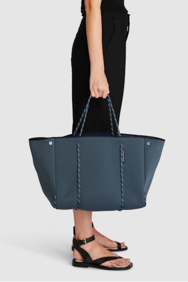 Escape Tote- Pewter