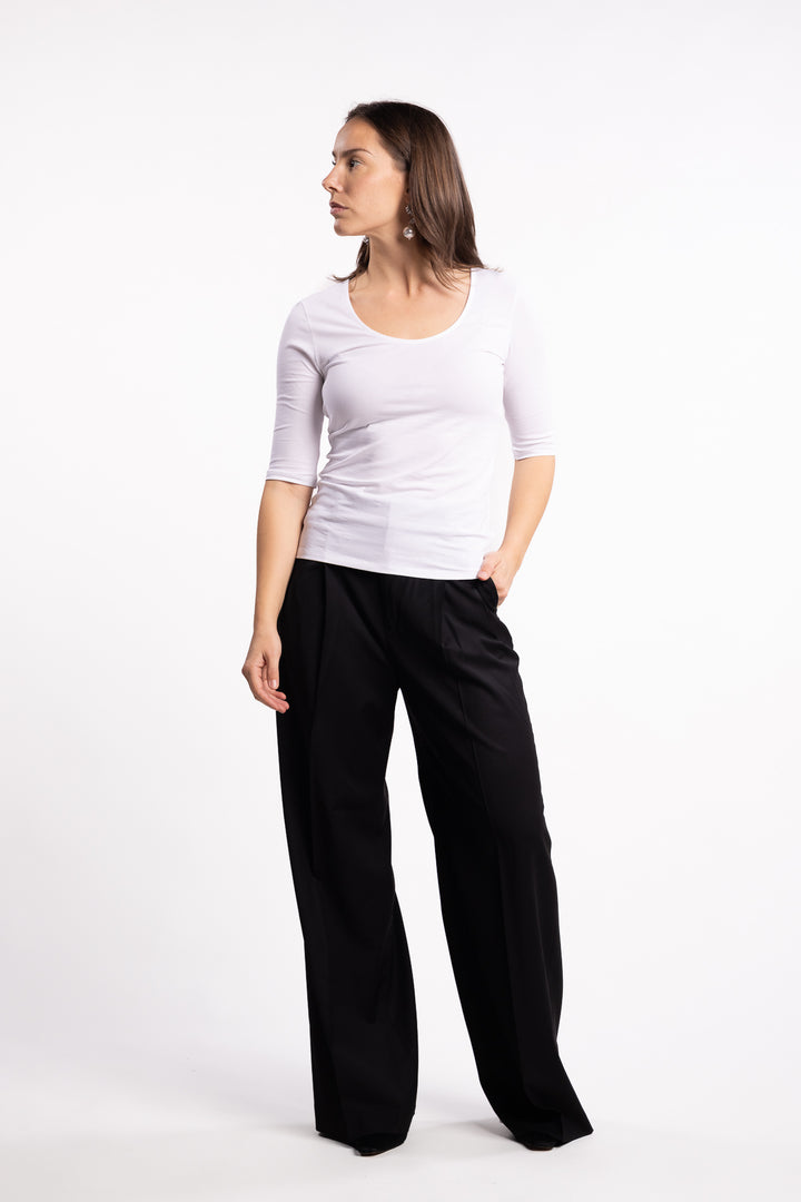 Cotton Stretch Scoop Neck Top- White