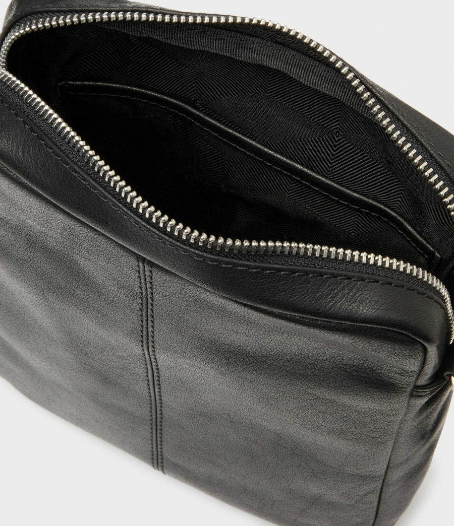 Valle Black Messenger Bag