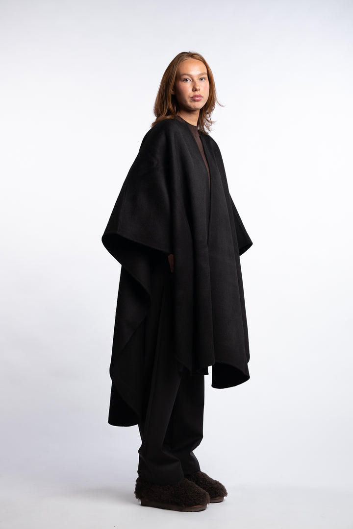 Camoens Shawl- Black