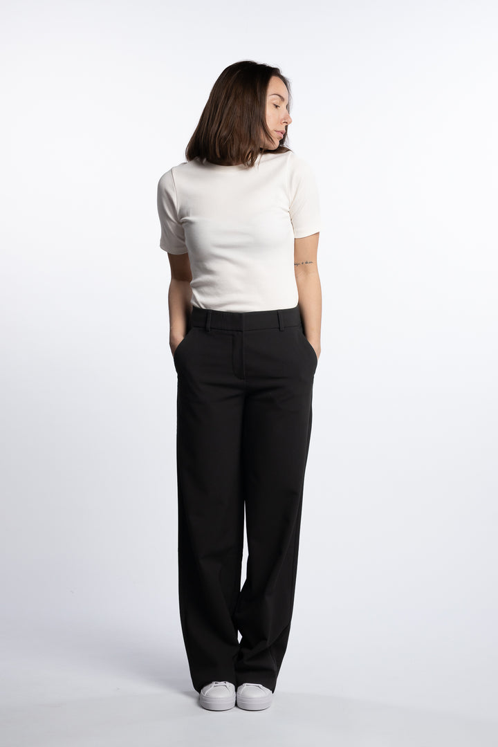 DenaFV Regular - Black