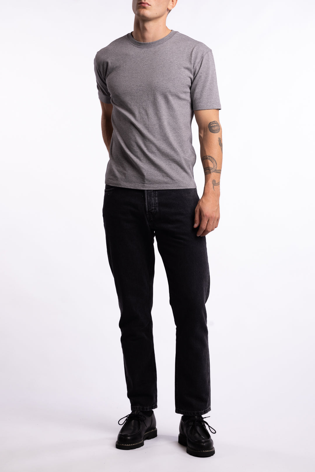 Kai Relaxed Tapered Fit Jeans Japan Shadow