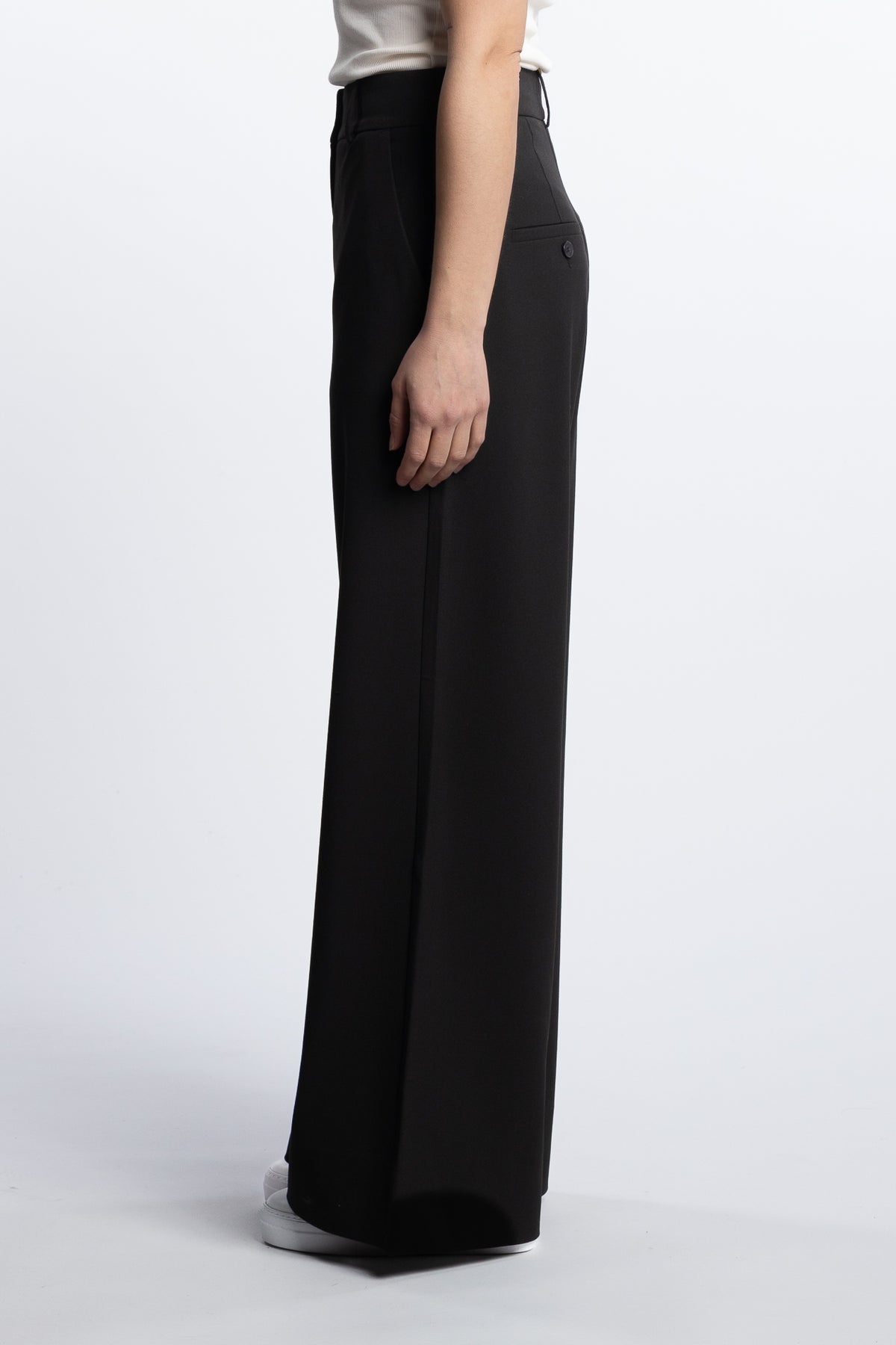 LauraFV 285 Regular- Black