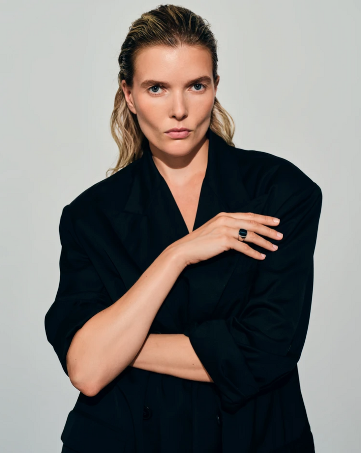 Cushion Black Larvikite