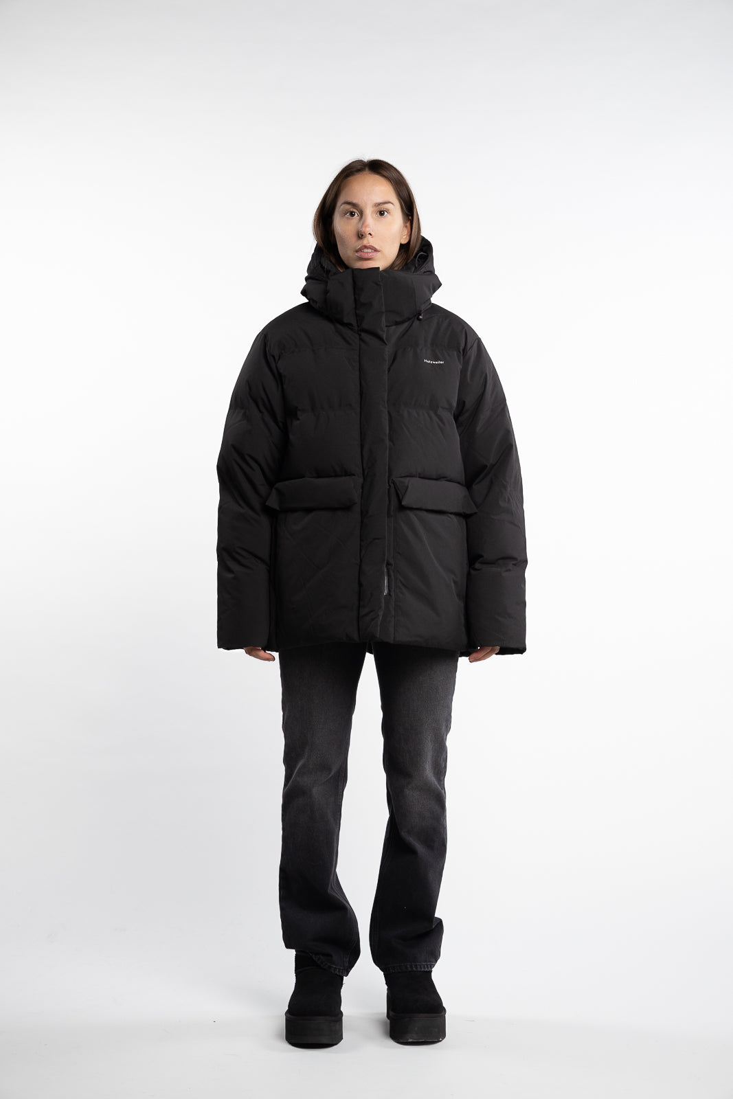 Besseggen Down Jacket- Black