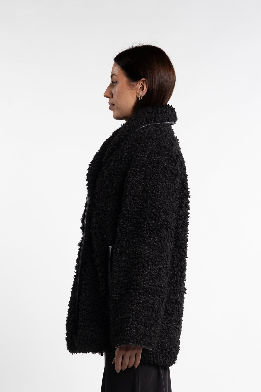 Muffe Coat- Black