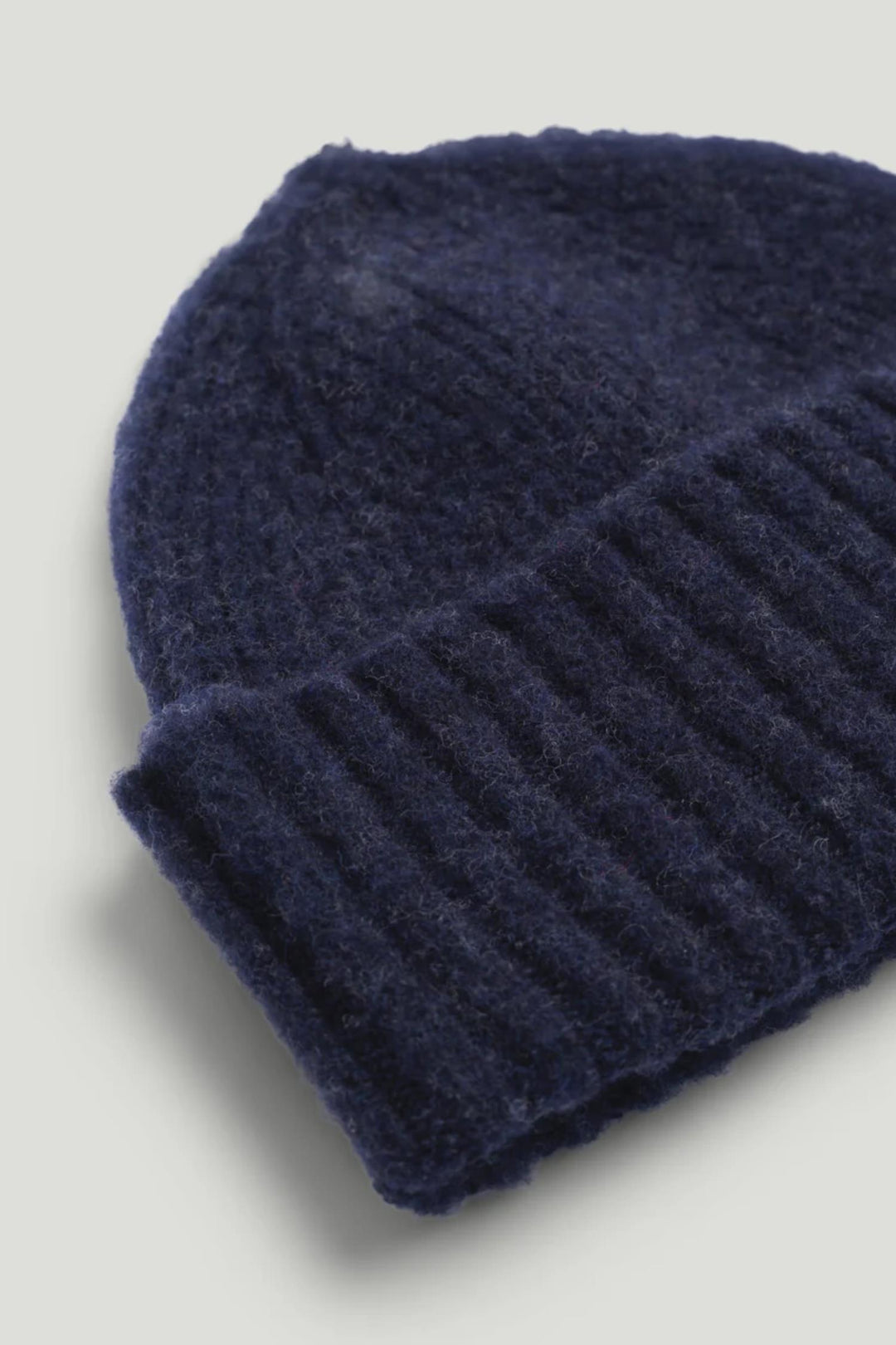 Shaggy Beanie Navy