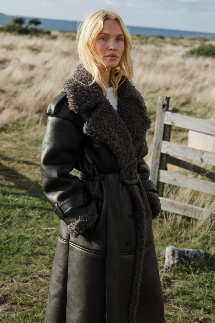 Manchester Coat- Black