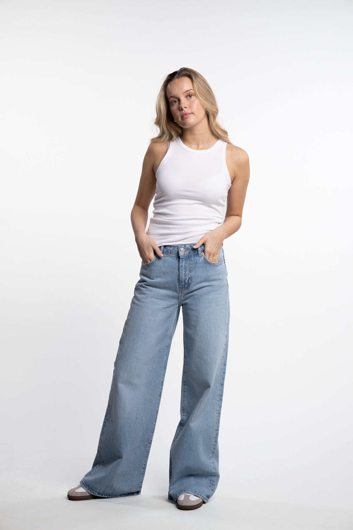 Alexo tank 7542- White