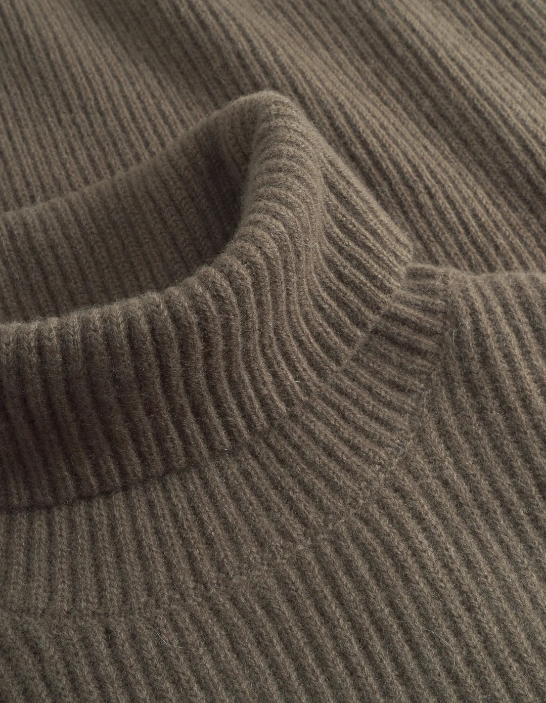 Eddie Wool Rib Rollneck Knit Teak Brown