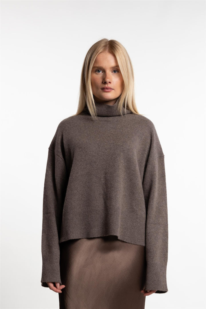 Abigail Knit- Dark Taupe