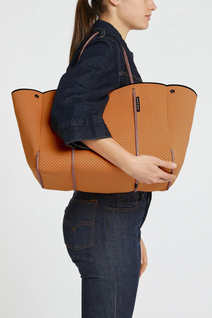Escape Tote- Peach Haze Guava