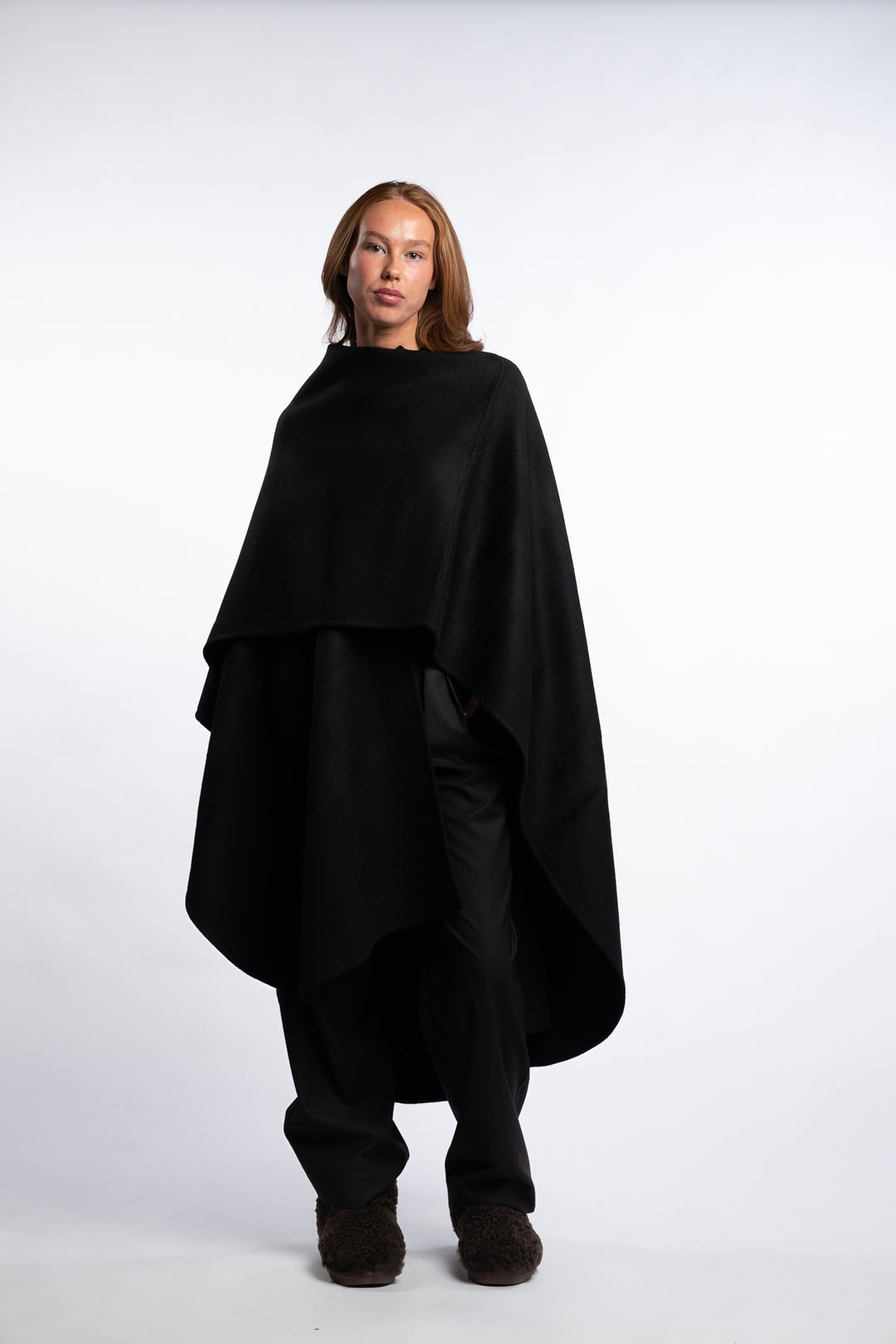 Camoens Shawl- Black
