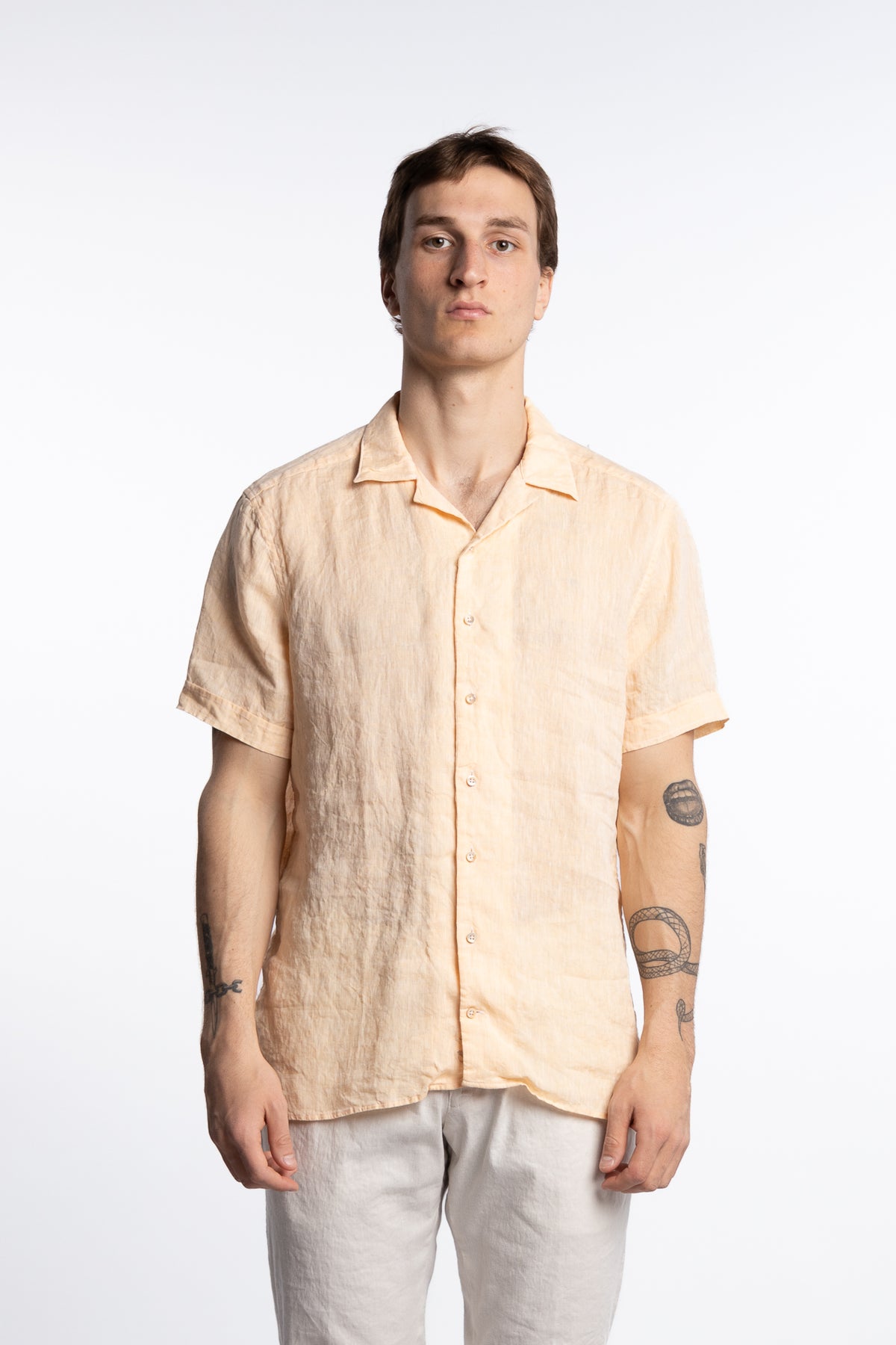 Fitted Body Linen Shortsleeve Shirt
