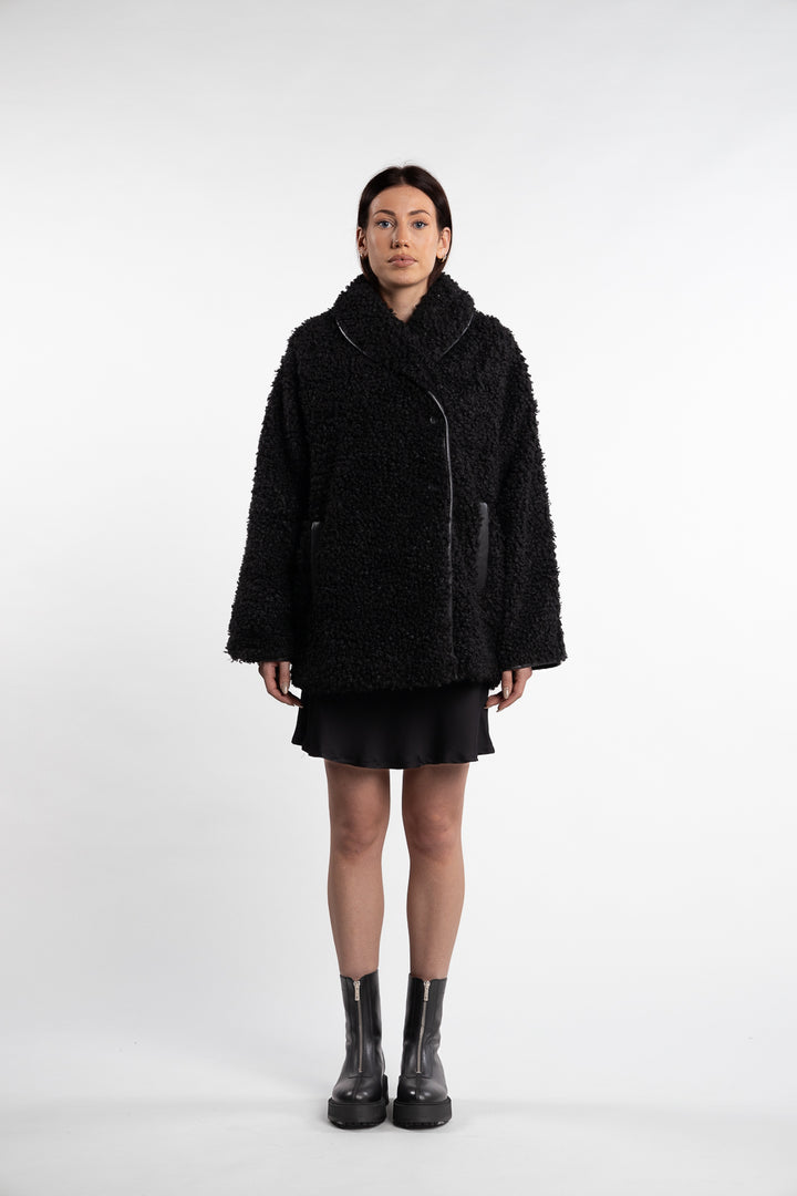 Muffe Coat- Black