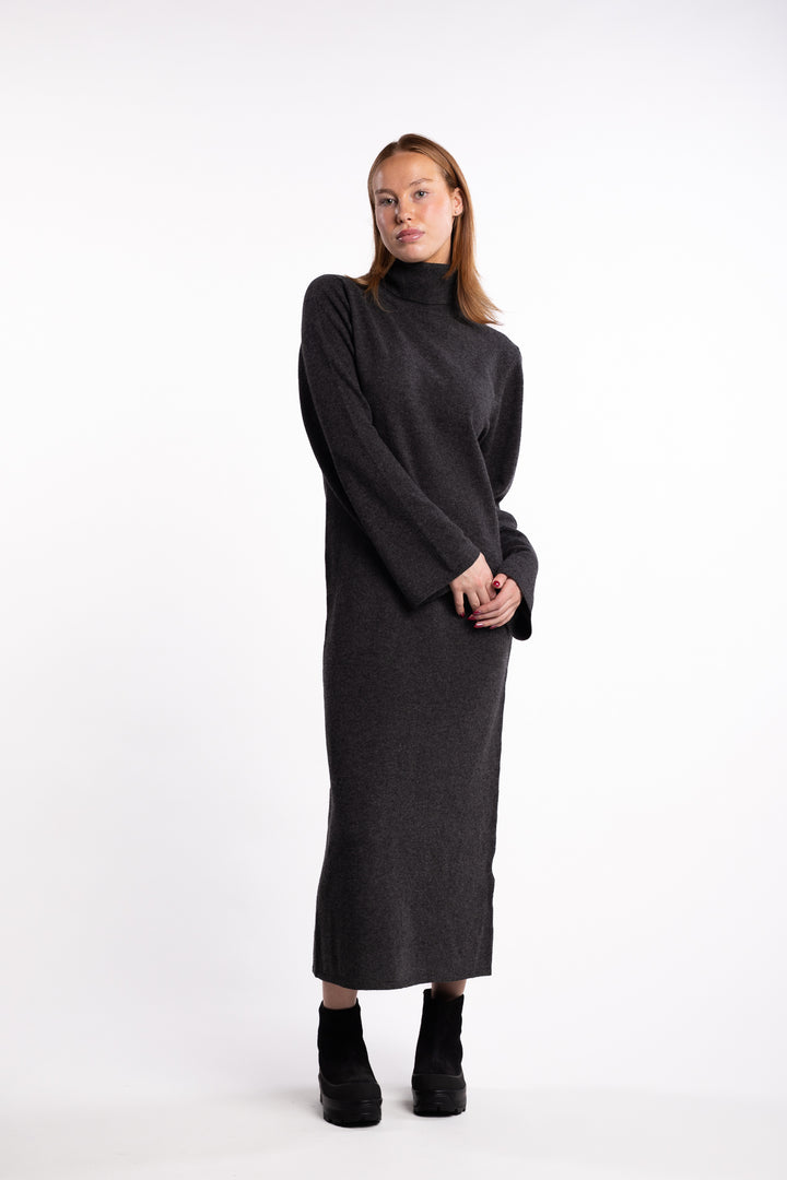 Turtleneck Touloun Maxi Dress- Graphite