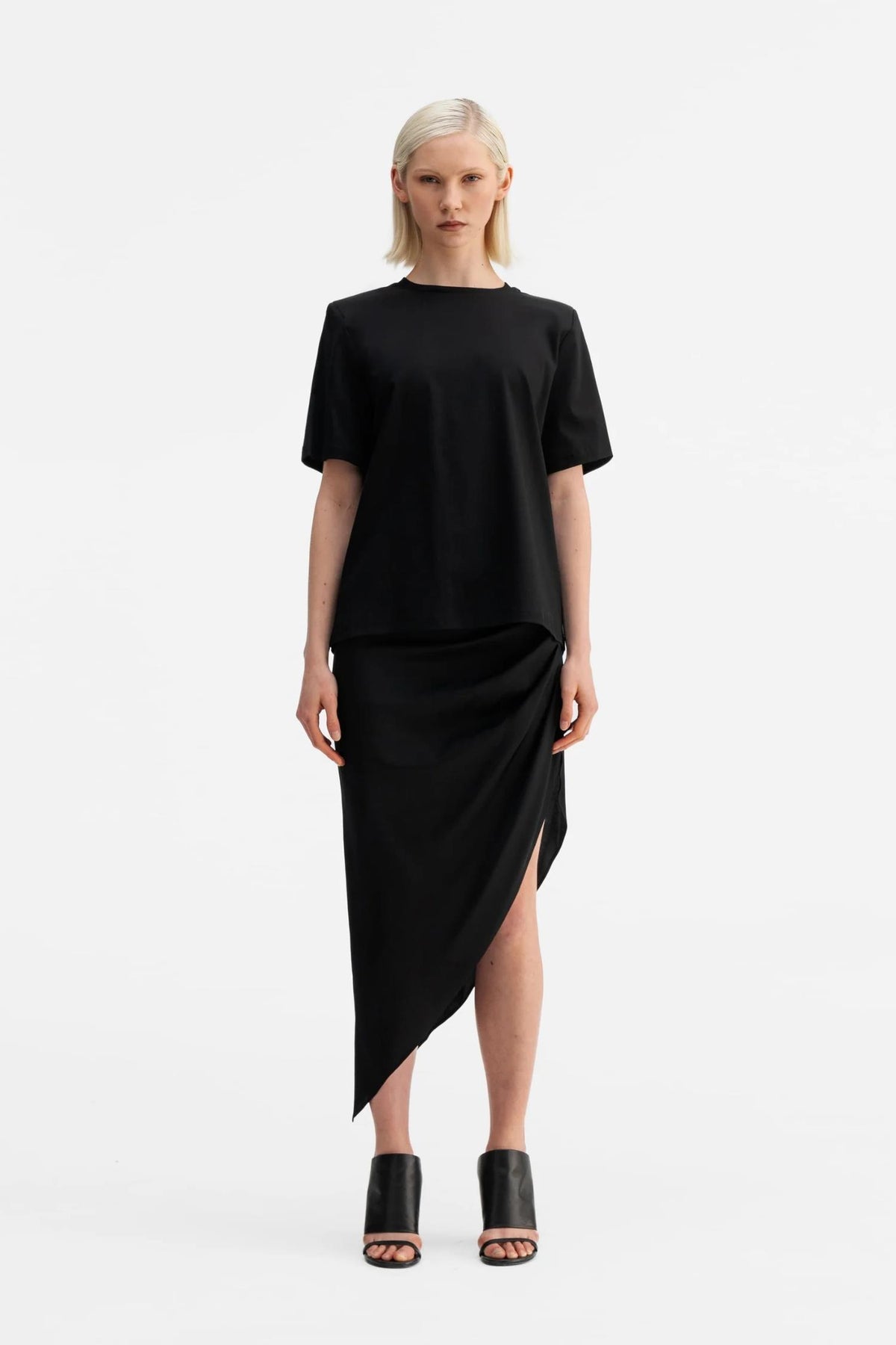Okaya Tee - Black