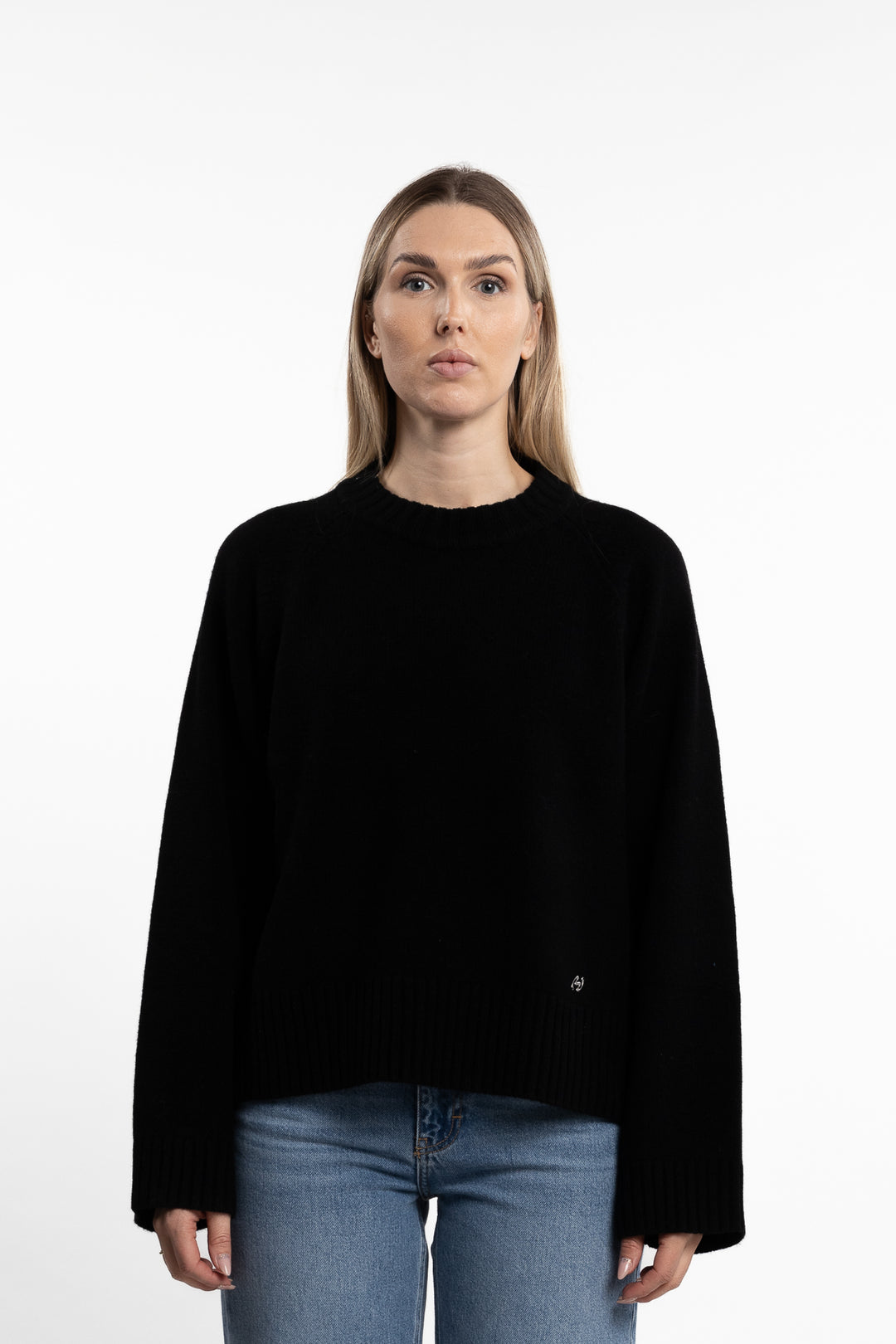 W. Wool Crew- Black