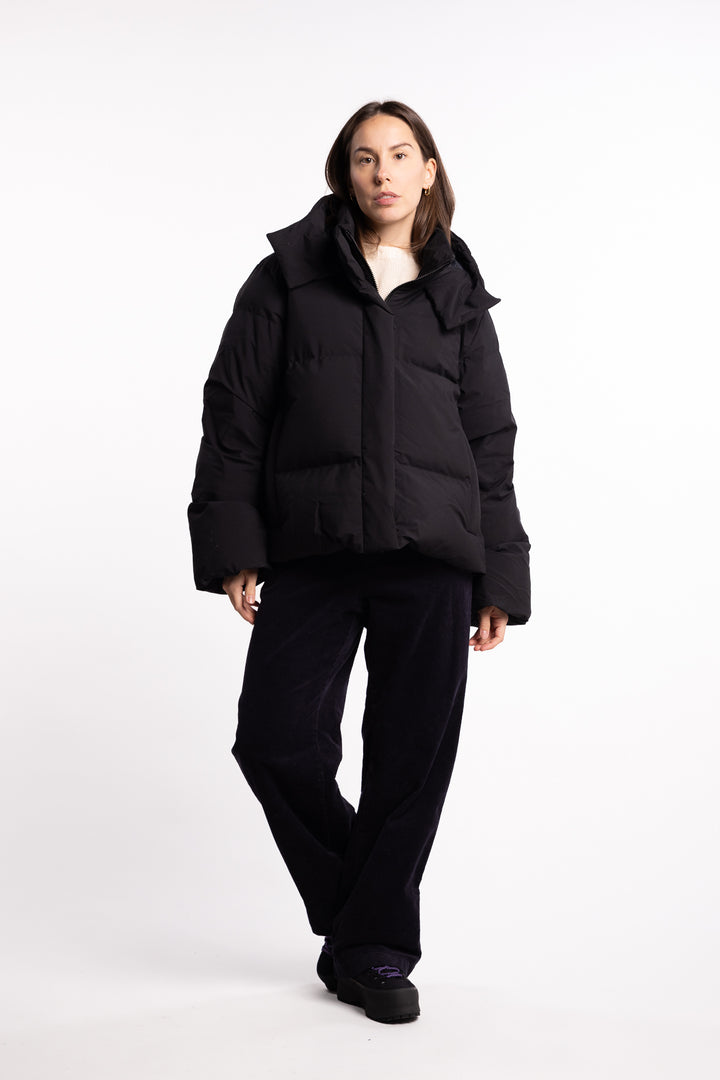 Selje Down Jacket- Black