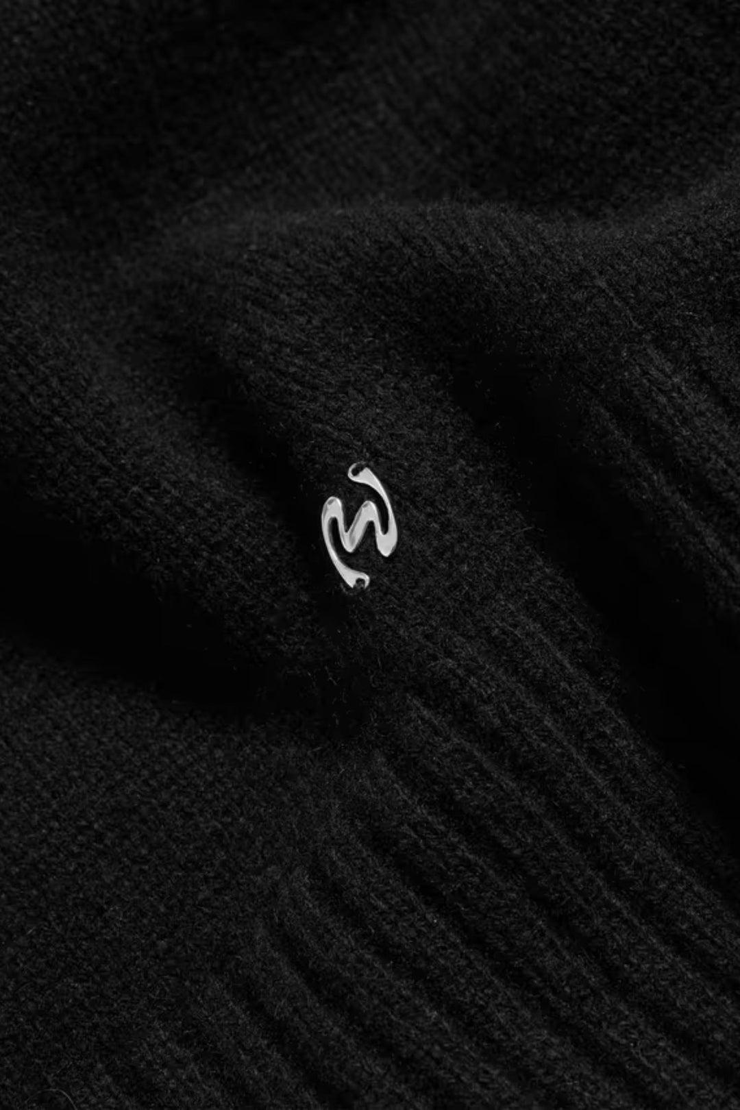 W. Wool Crew- Black